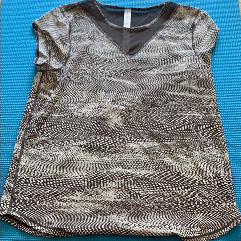 Lululemon grey/cream shirt